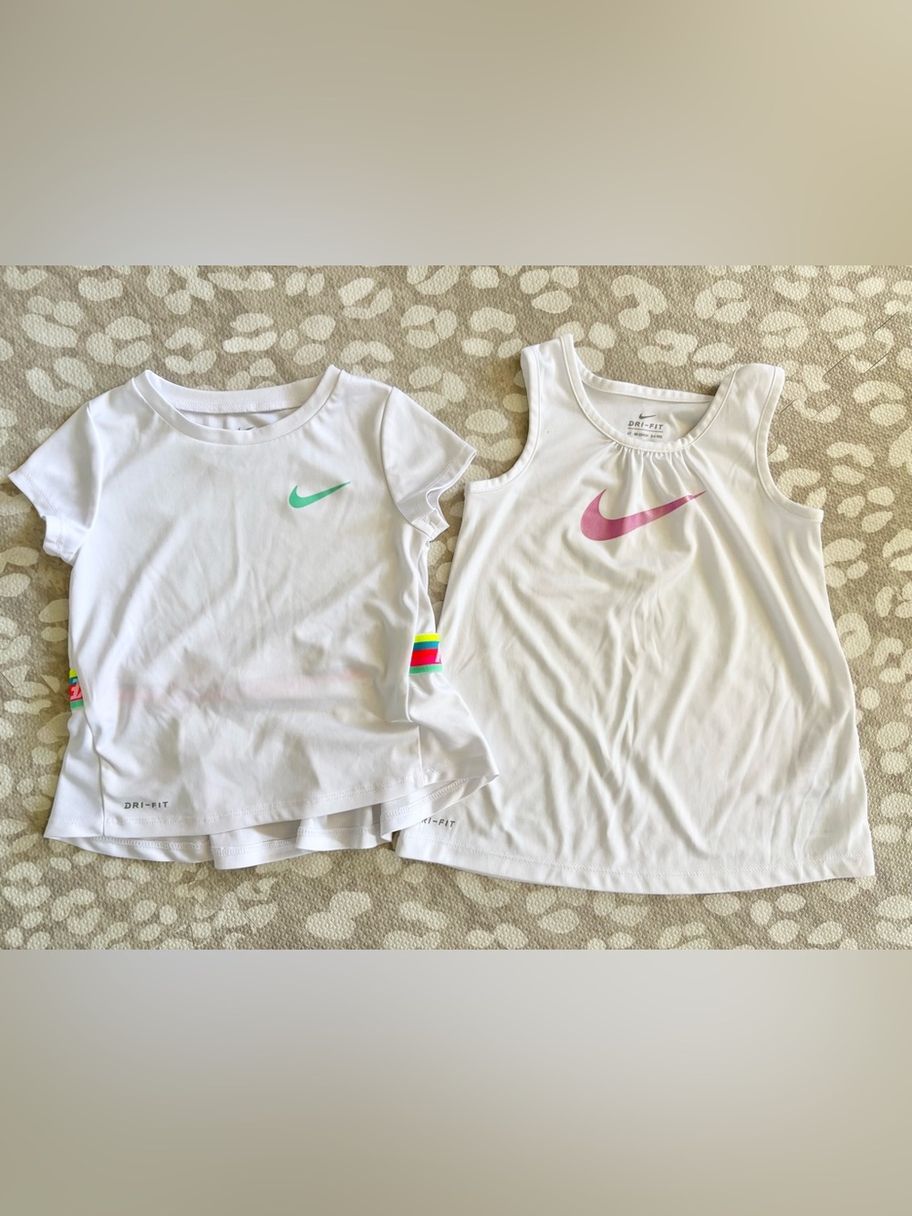Nike 4T girls tops